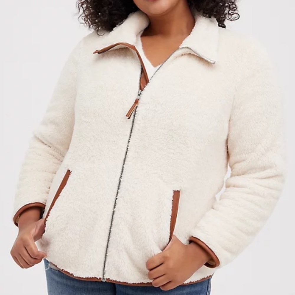 NWT TORRID Ivory Jacket - Faux Shearling, Contrast Trim Sz 0X